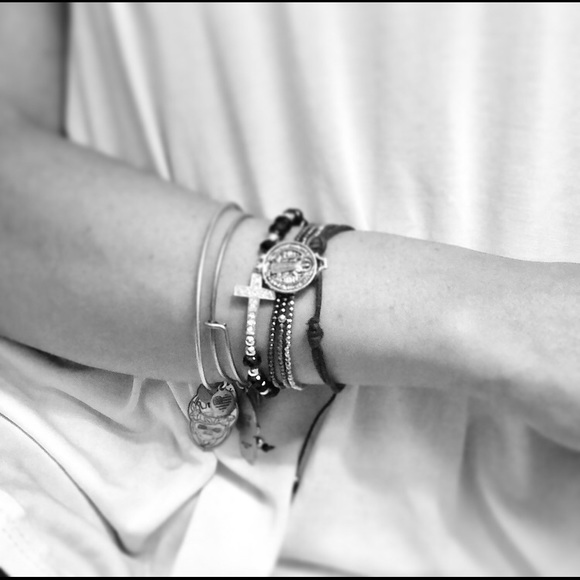 *️⃣ Mystery Matching Bracelet Sets - Picture 2 of 2